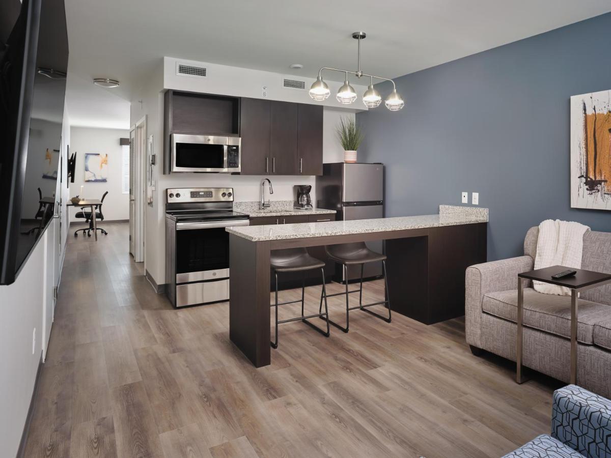 Stayapt Suites มอนต์โกเมอรี ภายนอก รูปภาพ